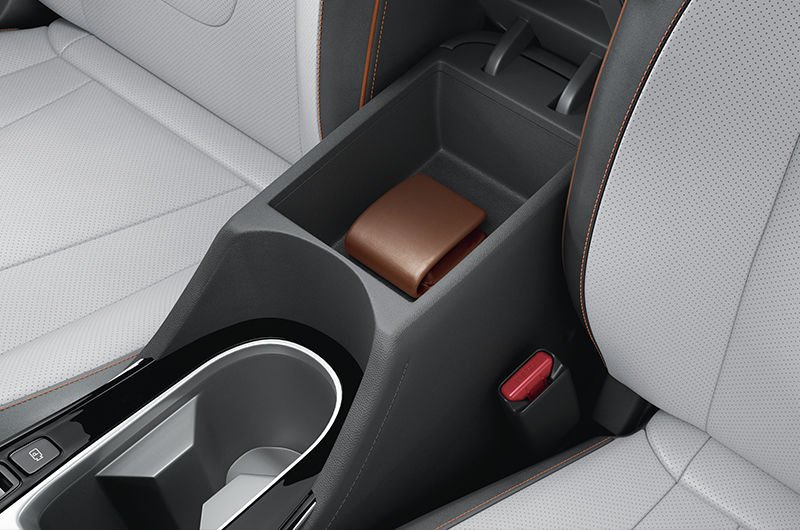Hyundai Creta Facelift 2024 centre armrest